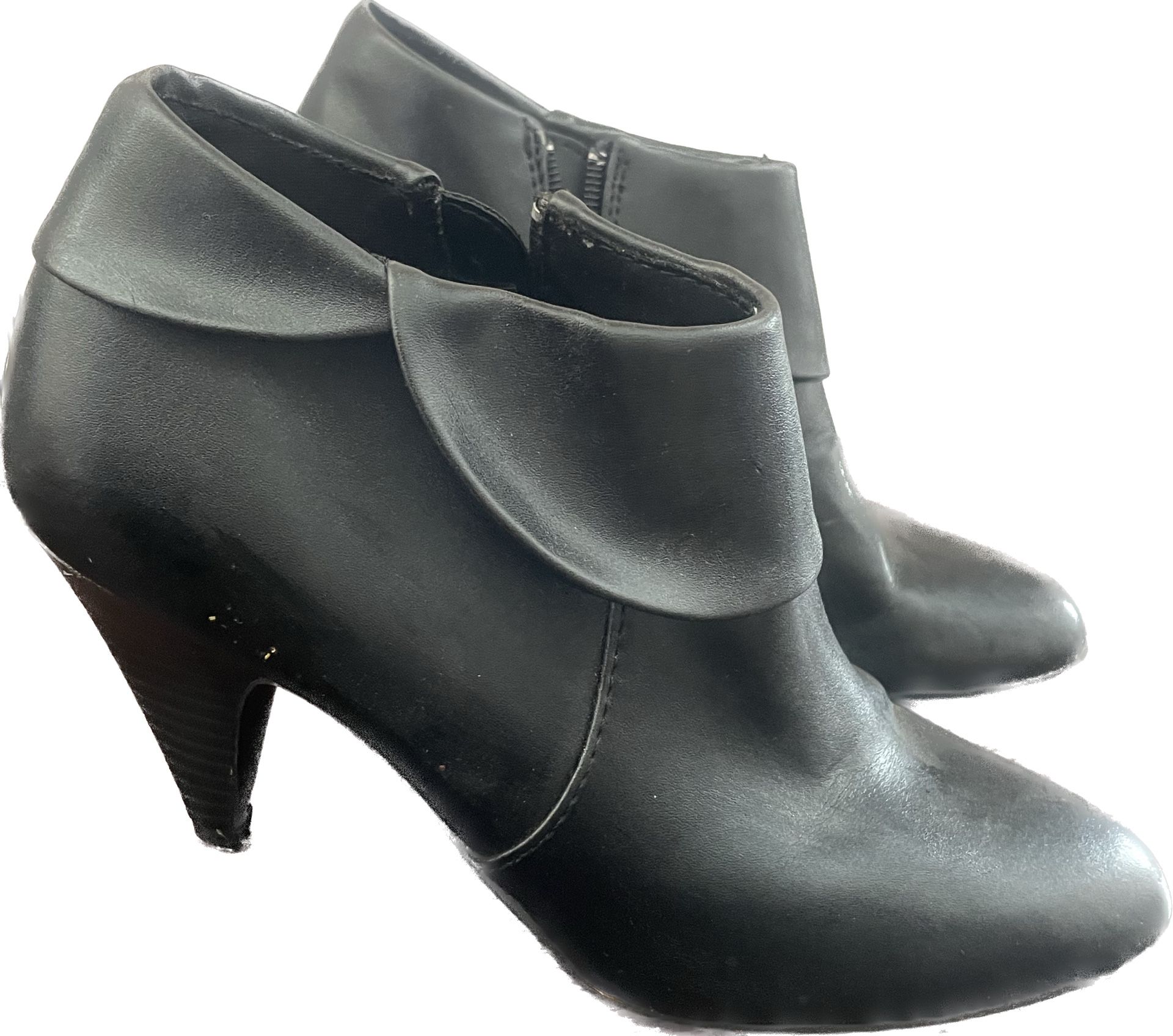 Low Heel Black Boots Size 7.5