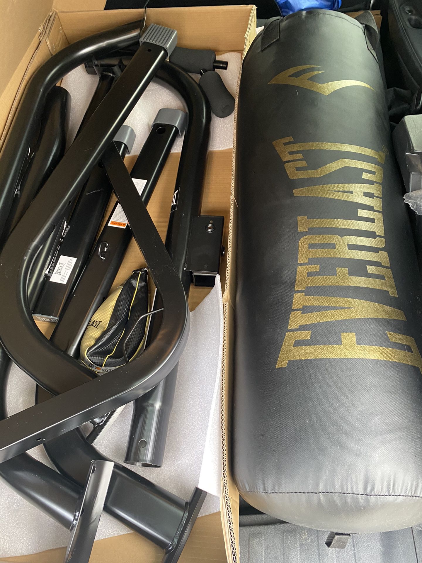 Everlast Heavy Punching Bag with Stand And Speed Bag