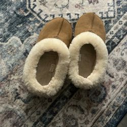 Ugh Slippers Size 8 Used 