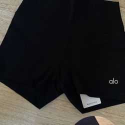 FEMALE ALO YOGA SHORTS 
