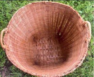 Basket handwoven rattan/Canasta tejida a Mano