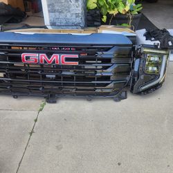 2022-23 Sierra  Grille And Headlight