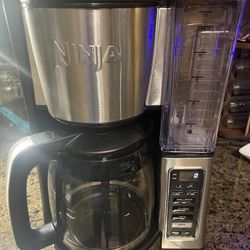 Moving Deal Ninja 🥷 12 Cup Coffee ☕️ Machine Programmable Perf Condition 