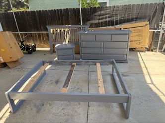 Solíd wood Bedroom set