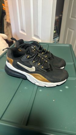 Nike reach 270 size 4Y