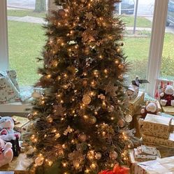 Christmas Tree 7.5 Ft