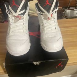 Air Jordan Retro 5 Size 9.5 