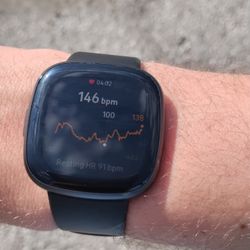 Fitbit Versa 4 Smartwatch New