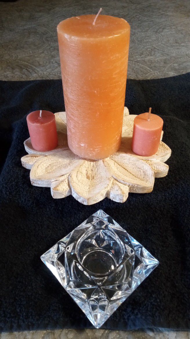 🔥 ONLY $20!! EXX FLAWLESS CONDITION SCENTED PILLAR CANDLES WITH WOOD FLOWER HOLDER BASE