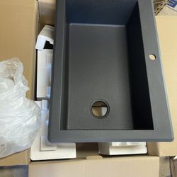 New 33” Kitchen Sink Black
