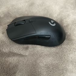logitech g703 (used medium ware)