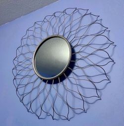 Decorative mirror in good working condition