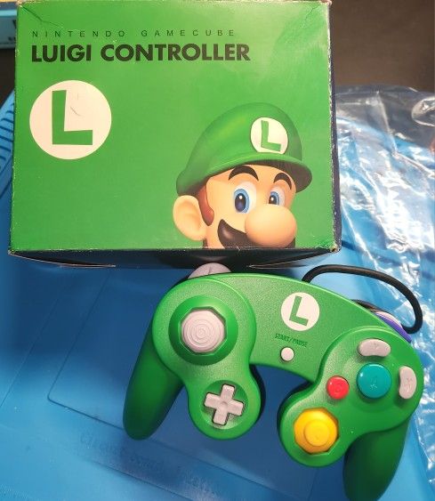 Club Nintendo Official Luigi GameCube Controller New In Box