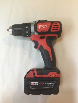 Milwaukee drill 2606-20 with m18 red lithium battery...like new condition