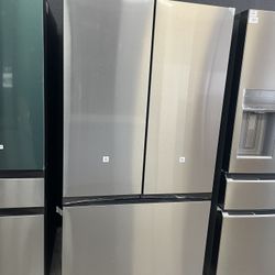 Samsung Bespoke French Door Refrigerator With Autofill Pitcher 
