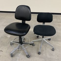 1 Clean room chair and 1 moving chair