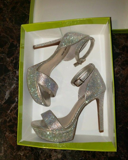 Stunning Heels 👠Worn Once For A Couple Of Hours For A Quince