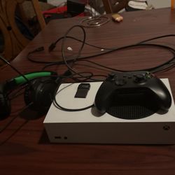 Xbox Series With Storage And Expansion, Mic And 2 Wired Controller 
