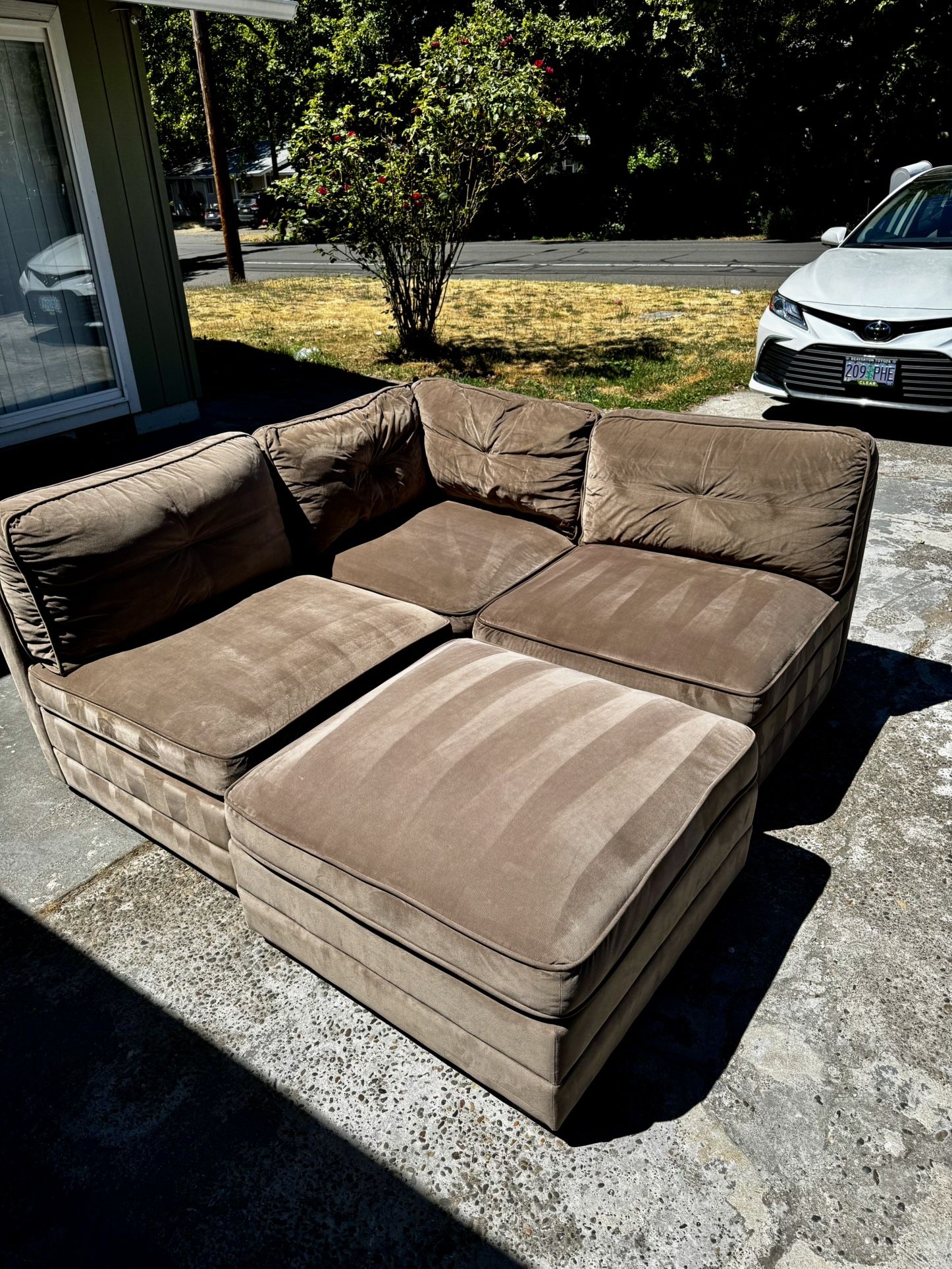 Modular Couch With Ottoman