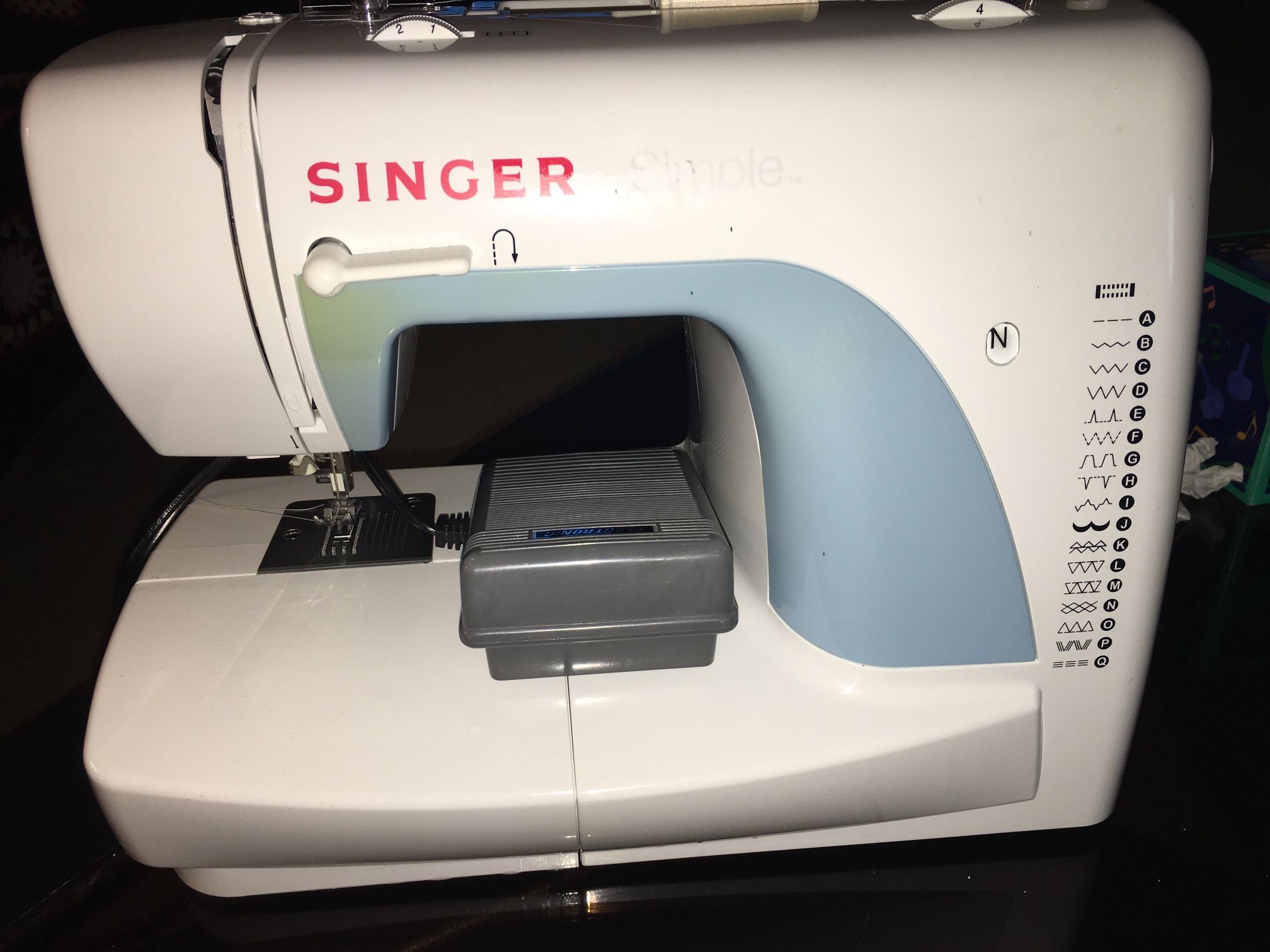 Singer Simple Sewing Machine 3116 W/Pedal Exellent Working Condition Like New $75.00