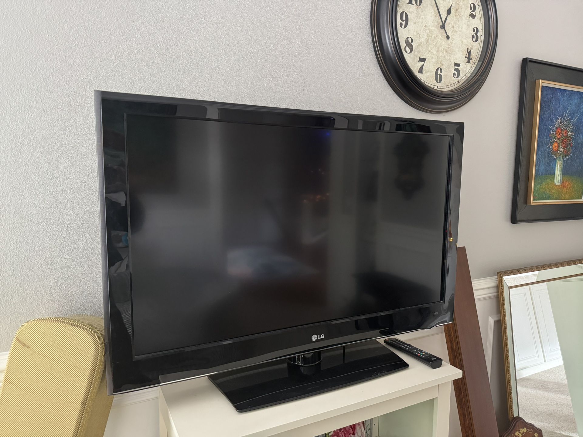 42” LG TV