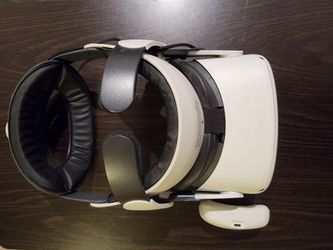 Quest 2 with battery pack.