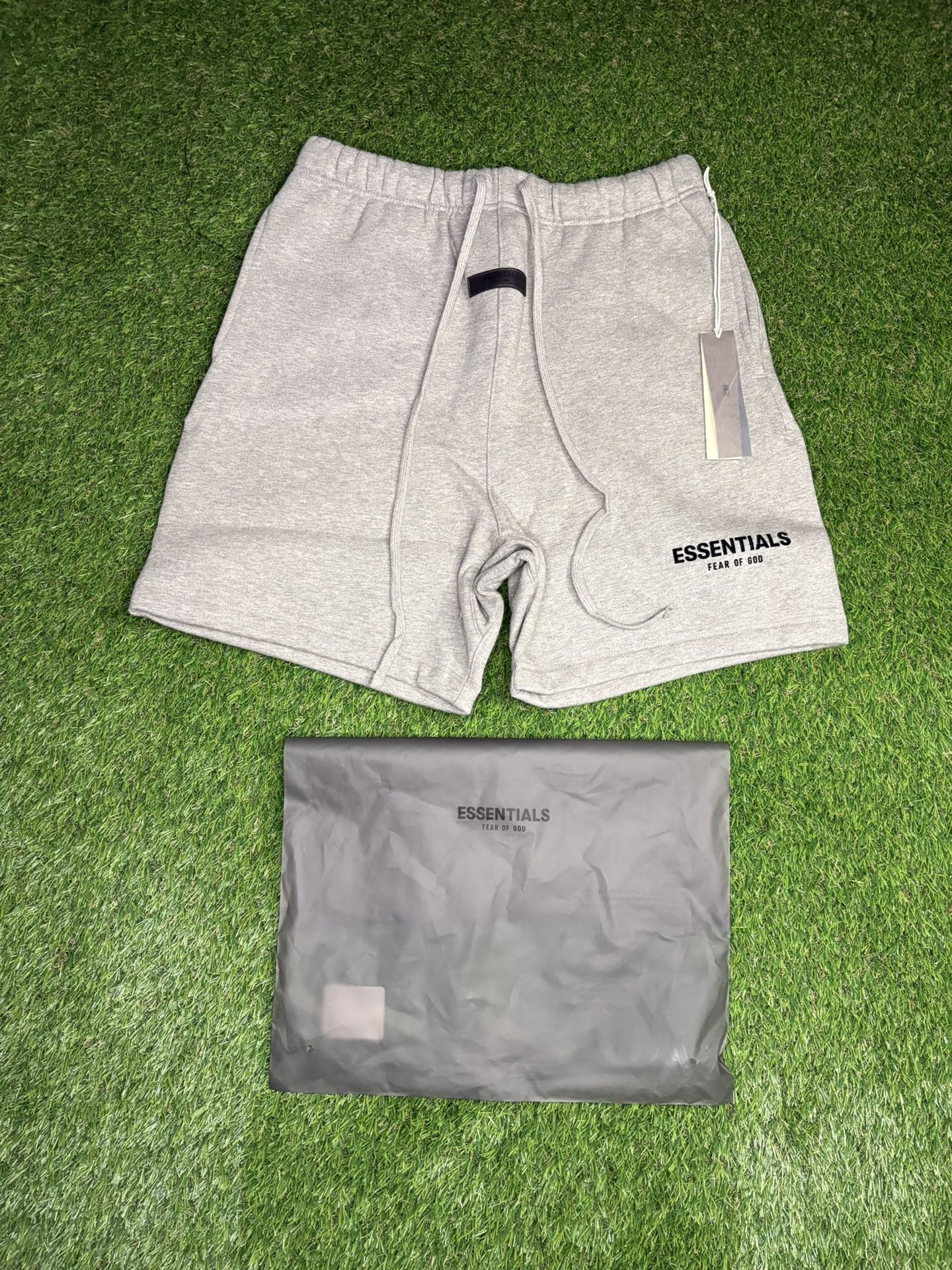 Essentials Shorts 