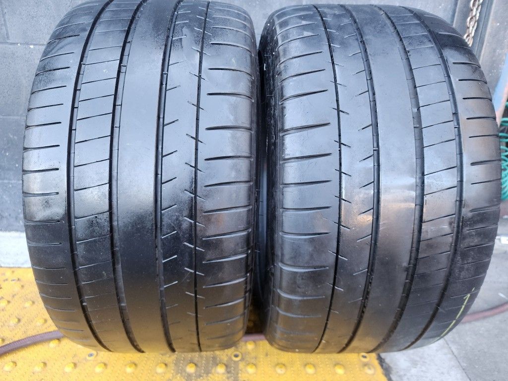 2 USED TIRES MICHELIN 305/35/19