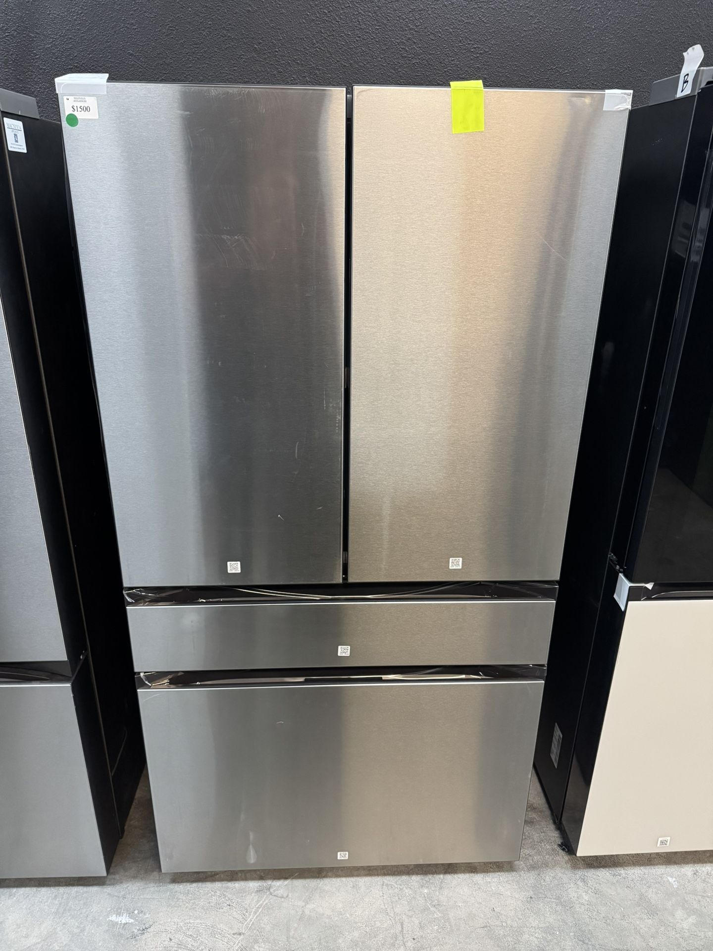 Bespoke 4 Door Refrigerator With Beverage Center