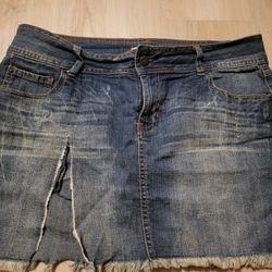💙 Mixit Blue Denim Skirt – Size 12 (Distressed & Frayed Hem)