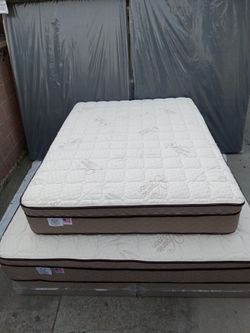 Queen Size Pillow Top Mattress 12"    new Mattress in a plastic sealed