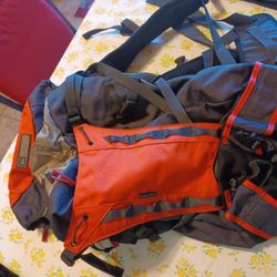 REI DOUBLE DIAMOND HIDRATATION BACKPACK 4LT---  USED COUPLE TIMES.  $80 FIRM PRICE.  328 N 11TH ST 126 LAS VEGAS NV 89101