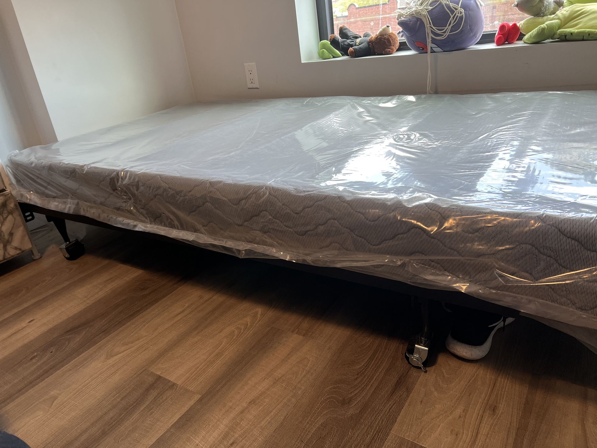 2 Box Spring Still Has The Plastic For $160