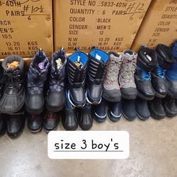 Snow Boots For Sale Diferents Sizes Available 