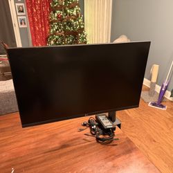 LG 32” 4K USB-C HDR Ergo Monitor (32UN880-B)