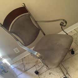 Desk CHAIR UNIQUE In Great Condition Pick Up Sylmar Made Of Wood And Metal It Reclines 