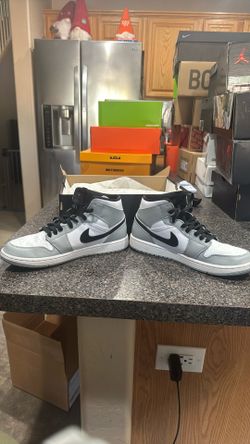 Jordan 1 Mid Smoke Grey Size 9 1/2