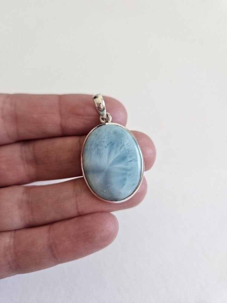 Larimr Pendant