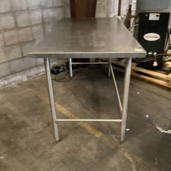 STAINLESS STEEL WORKTABLE