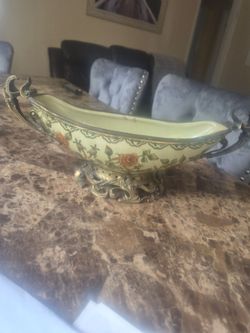 Dominic ceramic bronce  footed hand painted