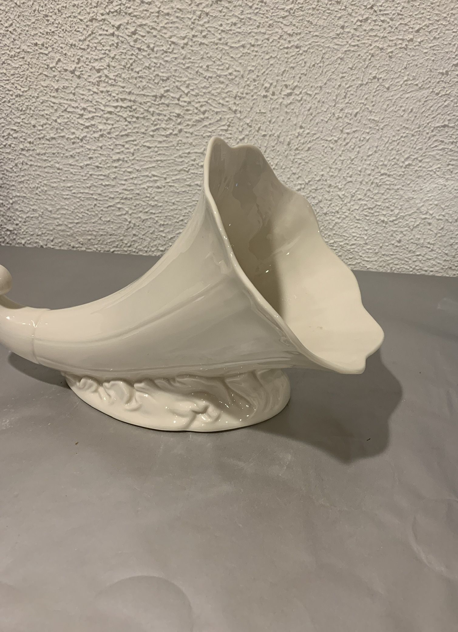 Lenox cornocupia special vase home decor harvest ivory 8”h and 11.5” across made in USA If you see it here. It is available, local pick up or shipp