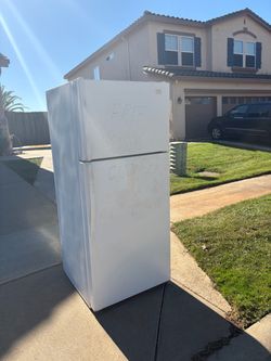free fridge needs cleaning but works