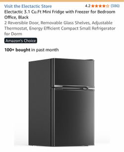 Mini fridge with freezer