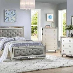 4 Pieces Queen. Bedroom Set With Mattress