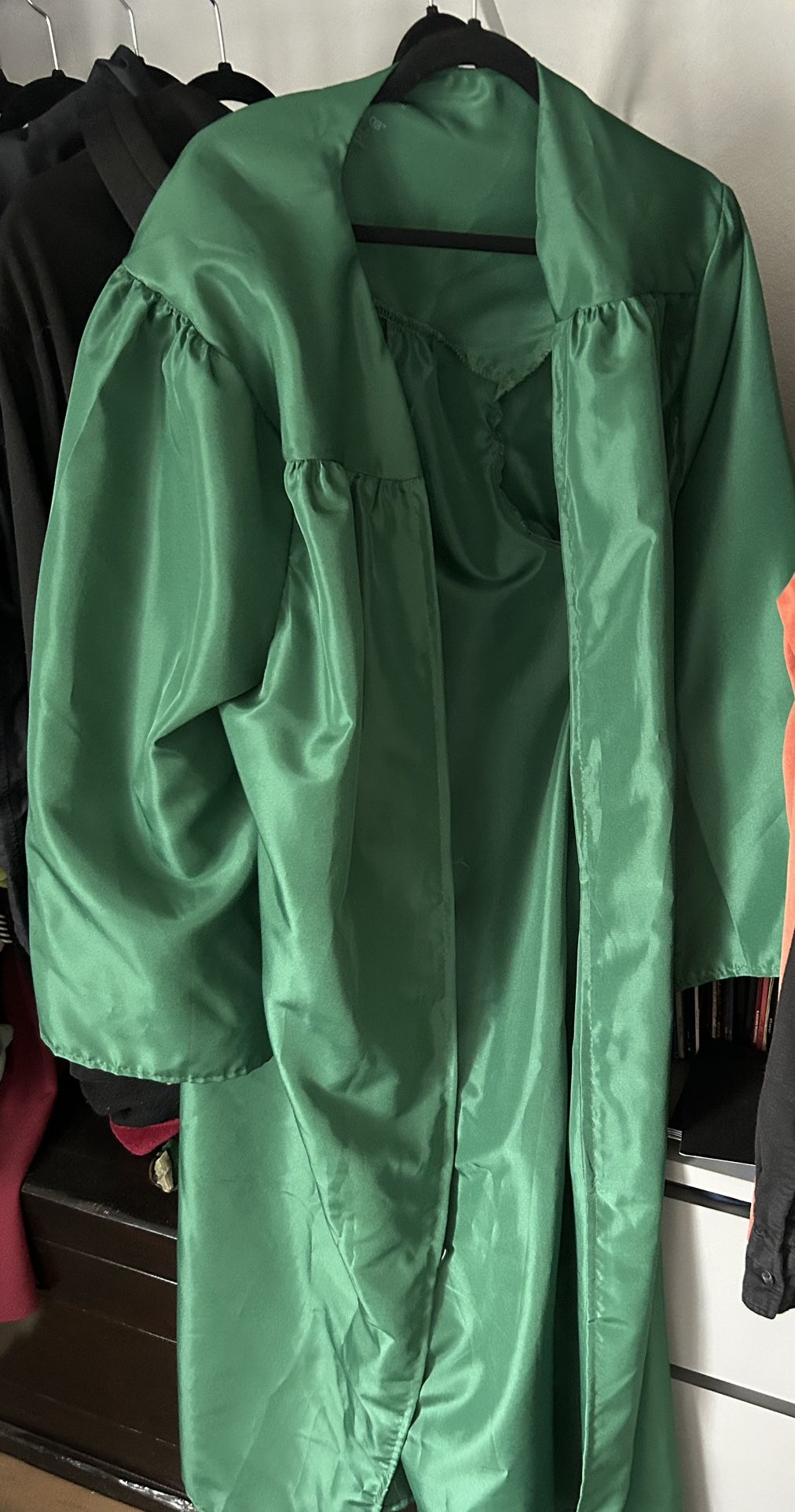 Safe Creek High School Graduation Gown 2024