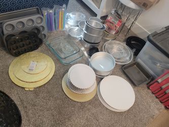 Cake supplies/bake ware
