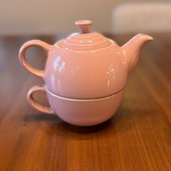 Le Creuset Tea Pot & Cut Set 