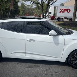 Hyundai veloster 2013