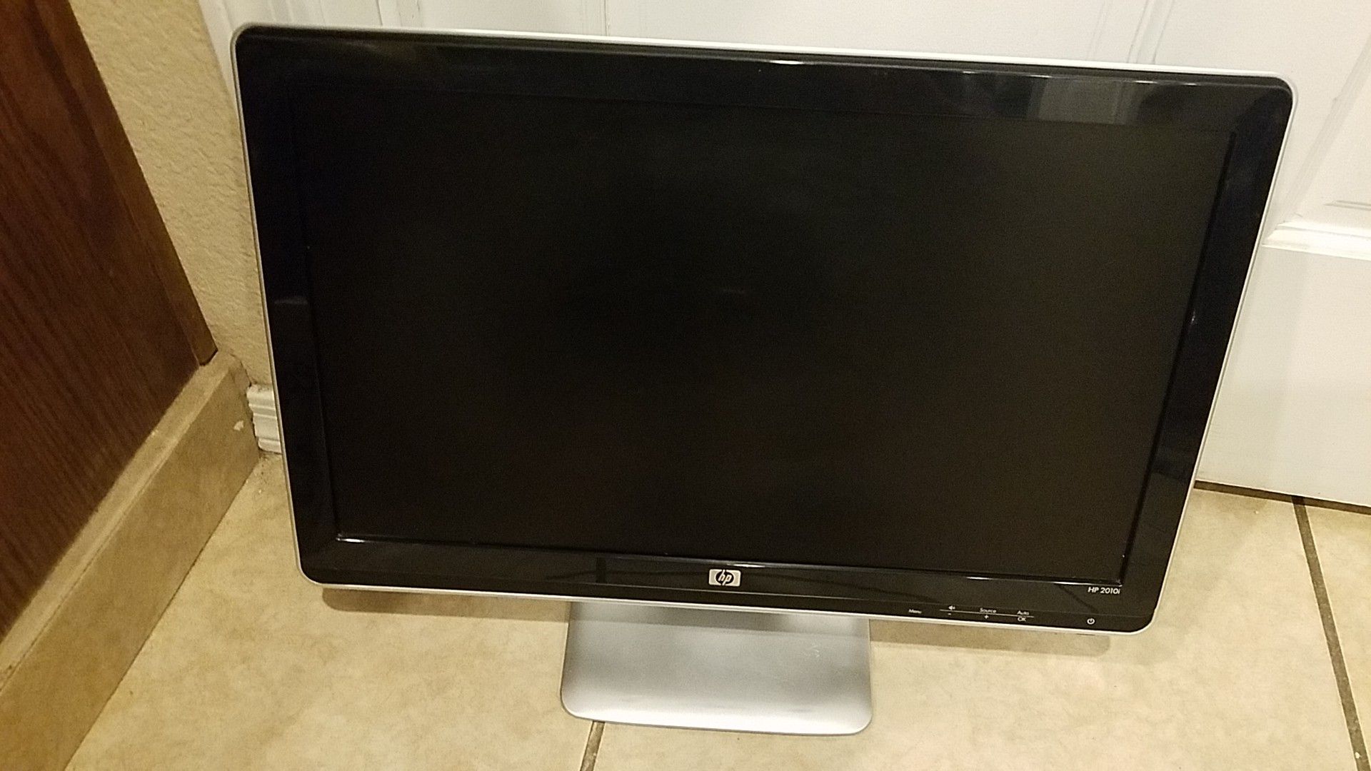 HP 2010i 20" LCD monitor