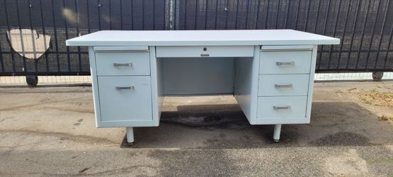 McDowell & Craig tanker desk